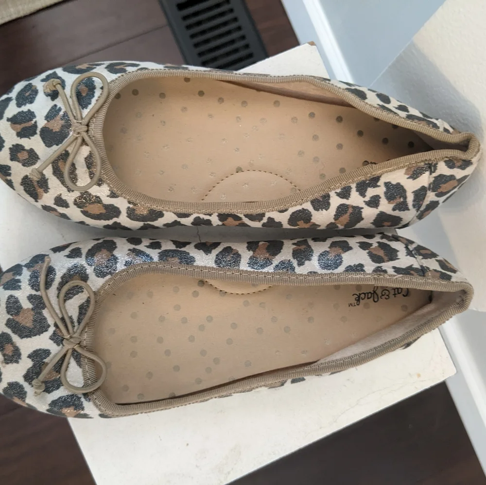 Cat & Jack youth dress shoes, size 3, leopard